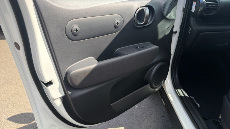 Hyundai INSTER 85kW 02 49kWh 5dr Auto Electric Hatchback